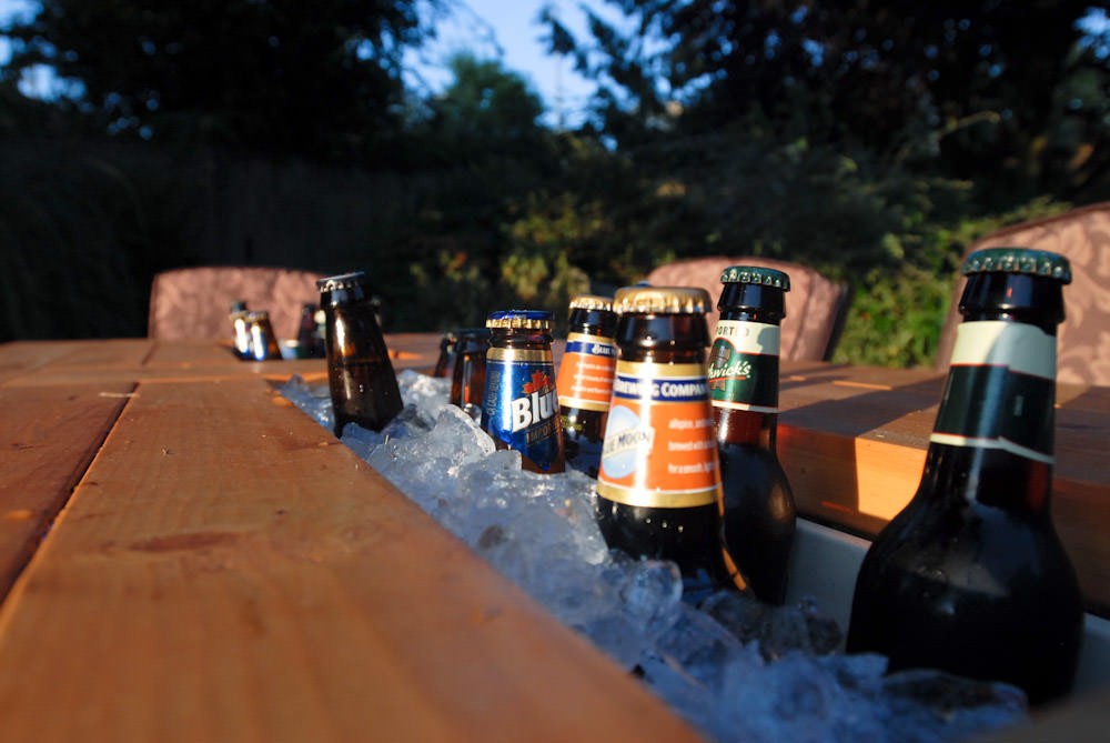 Who Doesn T Like A Cold Drink Diy Outdoor Table W Built In